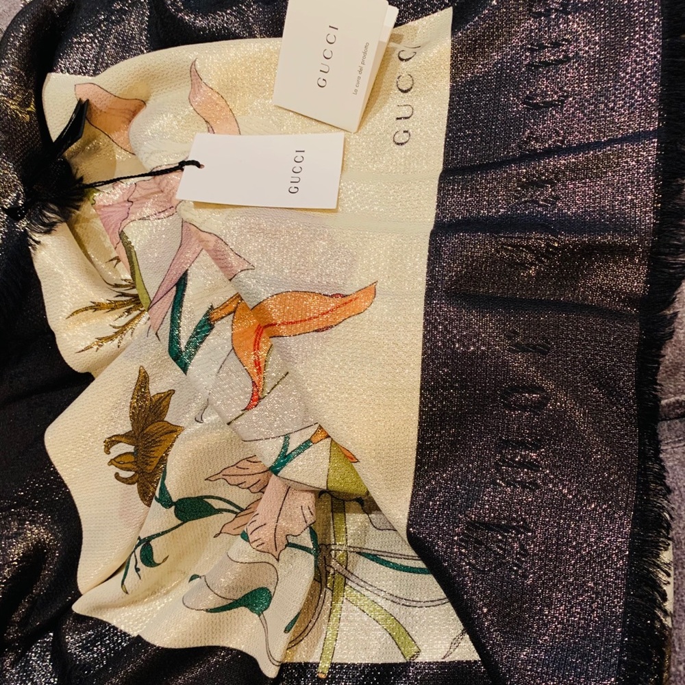 Gucci scarf -Multicolor with Gold undertones